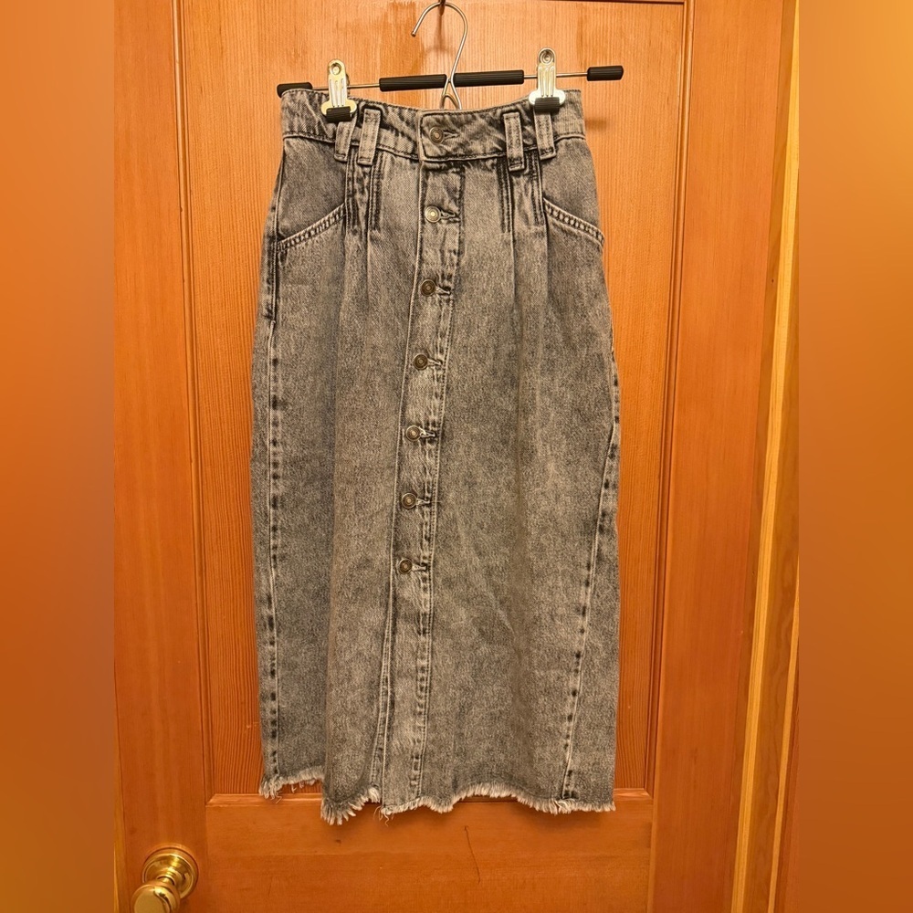 Free People Sidney Black washed denim midi skirt 25 NWOT - Picture 3 of 12